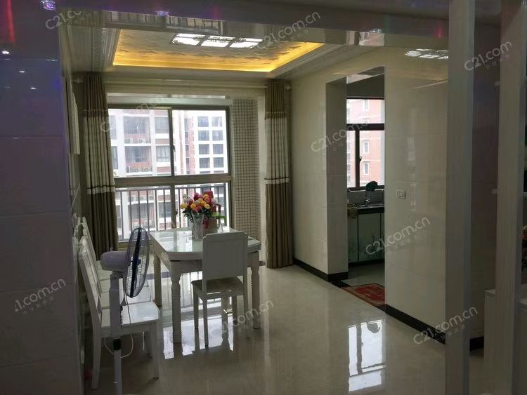 万泰华府精装婚房没怎么住四室两厅125平米