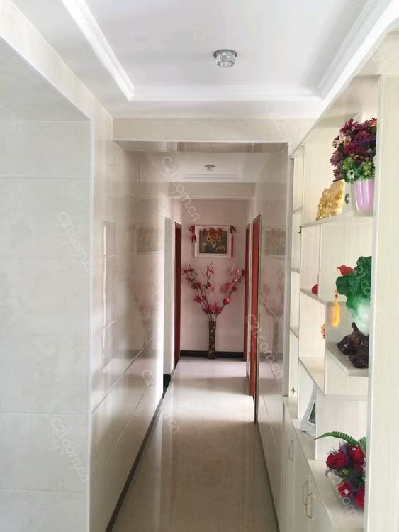 万泰华府精装婚房没怎么住四室两厅125平米