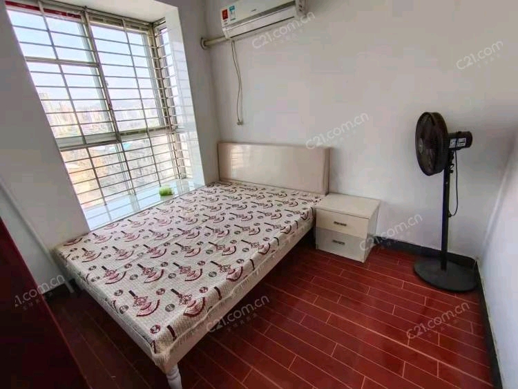 一小一中 房河景房兩室一廳電梯房，35萬。