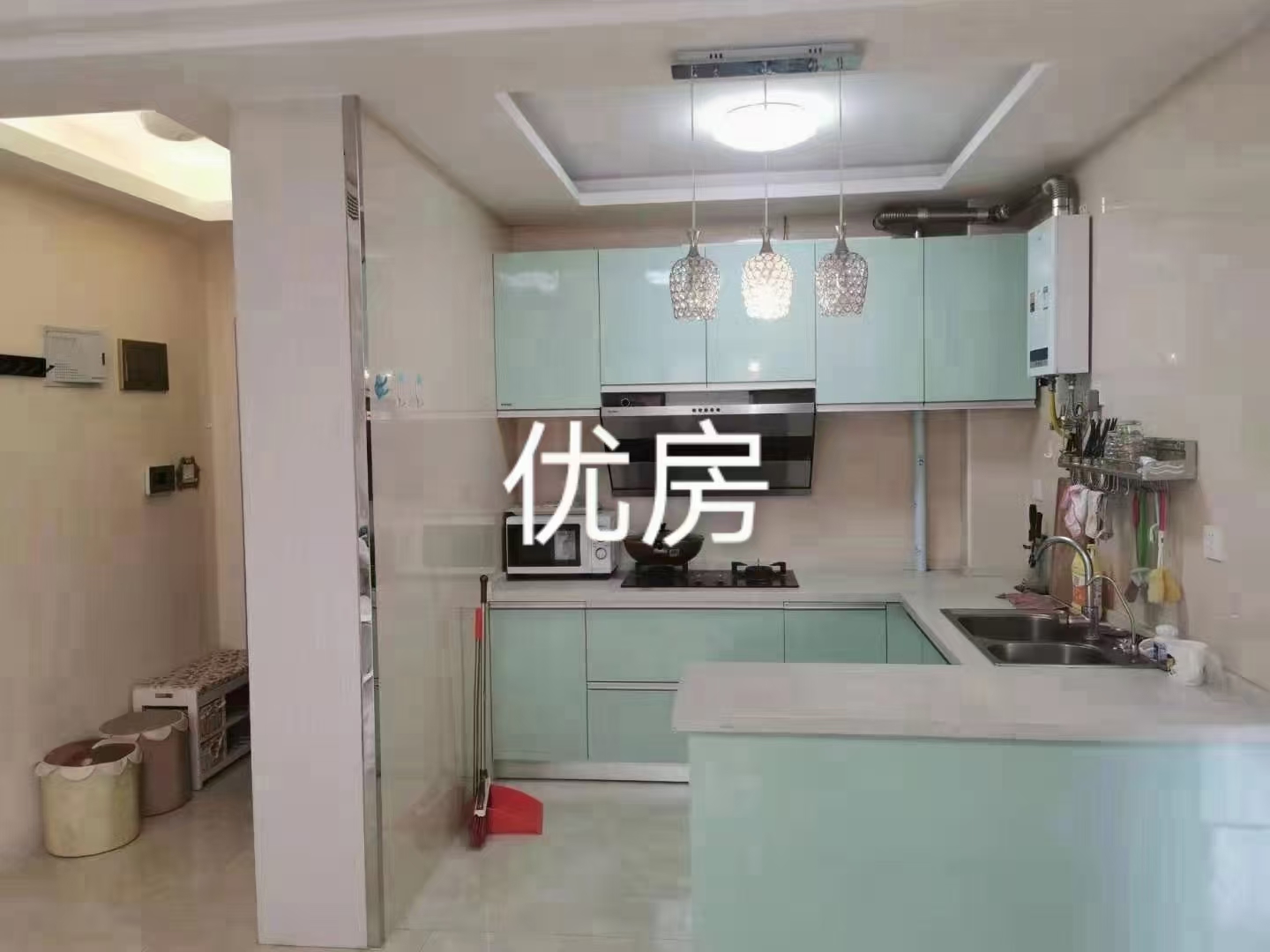 急售！五小 房領(lǐng)秀城八成新電梯兩房，好樓層，49.8萬一口價(jià)！！拎包入住！