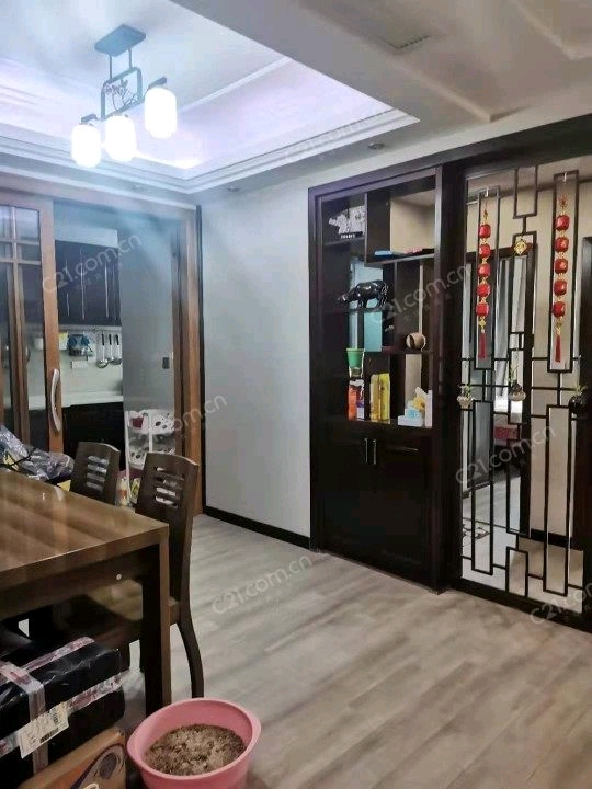 一小一中 房電梯房河景房3室2廳2衛(wèi)138平中高樓層，證滿兩年，超低價(jià)格出售