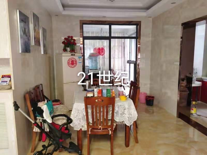 高铁片外国语附近雍景新城中间楼，房产证面积116，三室两厅两卫，报价73万