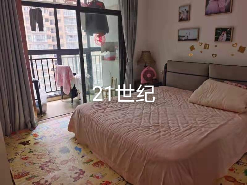 高铁片外国语附近雍景新城中间楼，房产证面积116，三室两厅两卫，报价73万