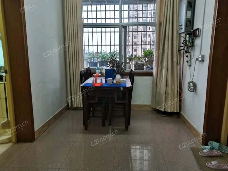 急售！營(yíng)里 附近國(guó)道邊單位房有買有送房子保養(yǎng)得好干凈整潔證滿二年 售27.5萬