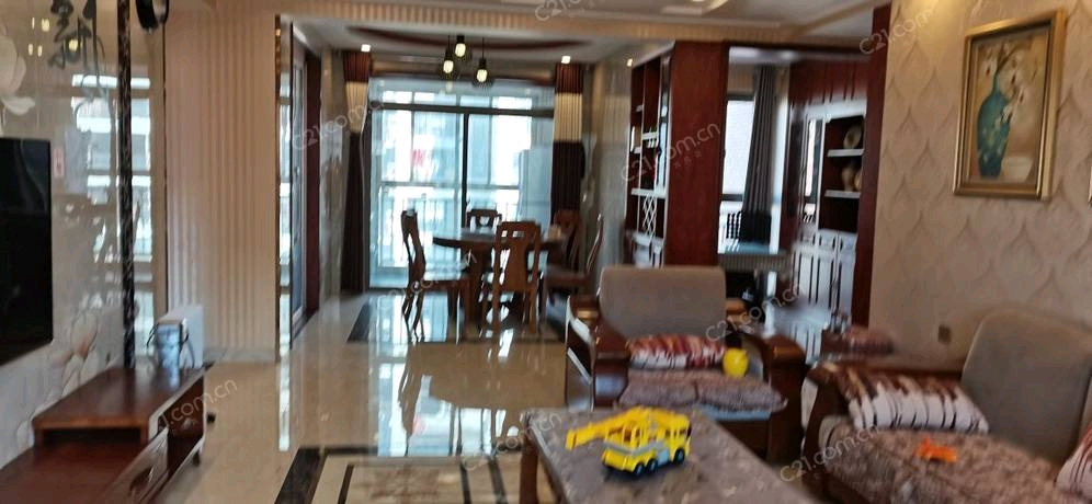 萬泰華府，好樓層，125平豪裝，證件滿兩年，業(yè)主外地置業(yè)降價急售，一口價76萬！