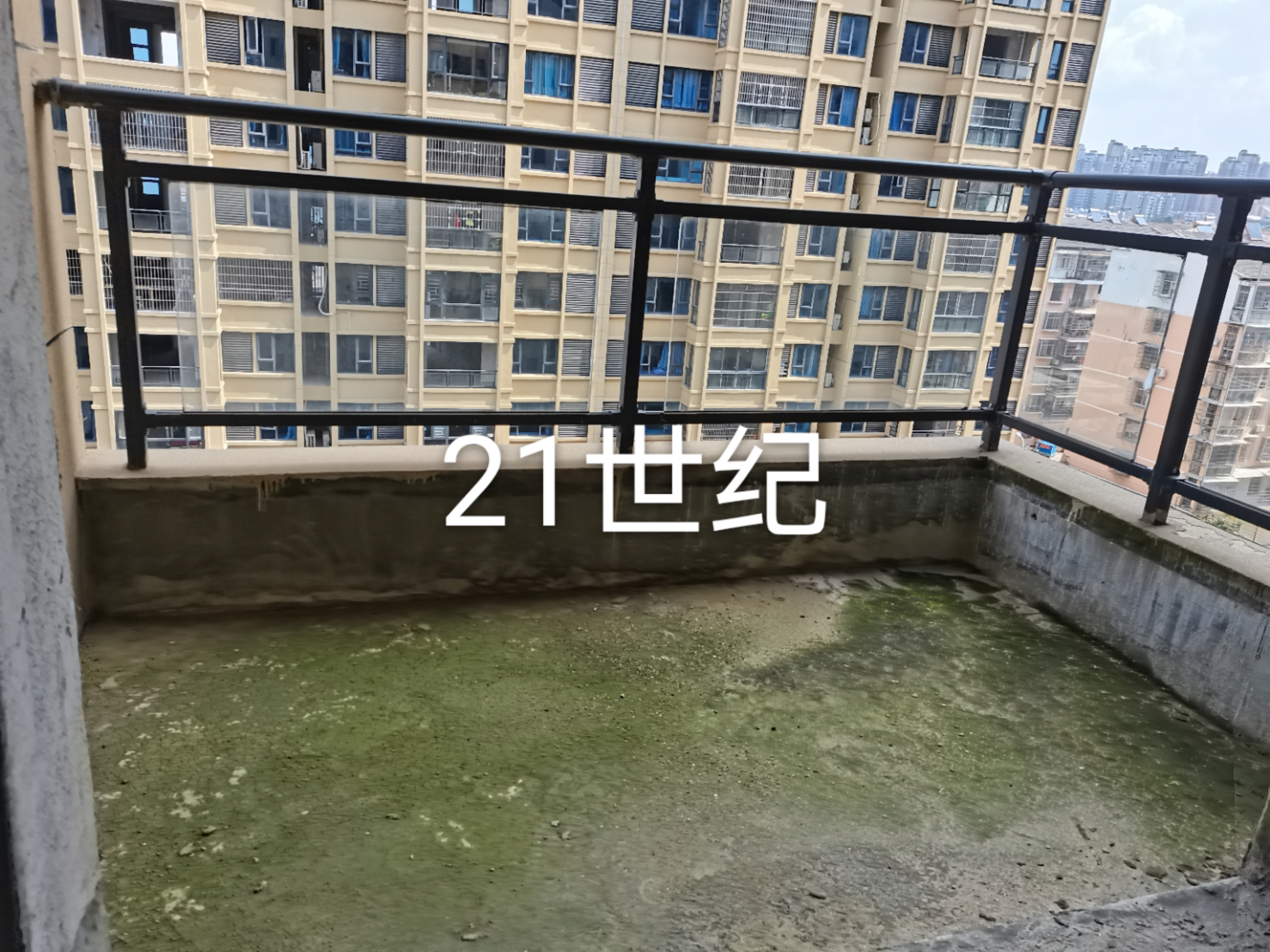 陆水湖边电梯房好楼层121平米三室两厅两卫两双阳台证满二年售6+万