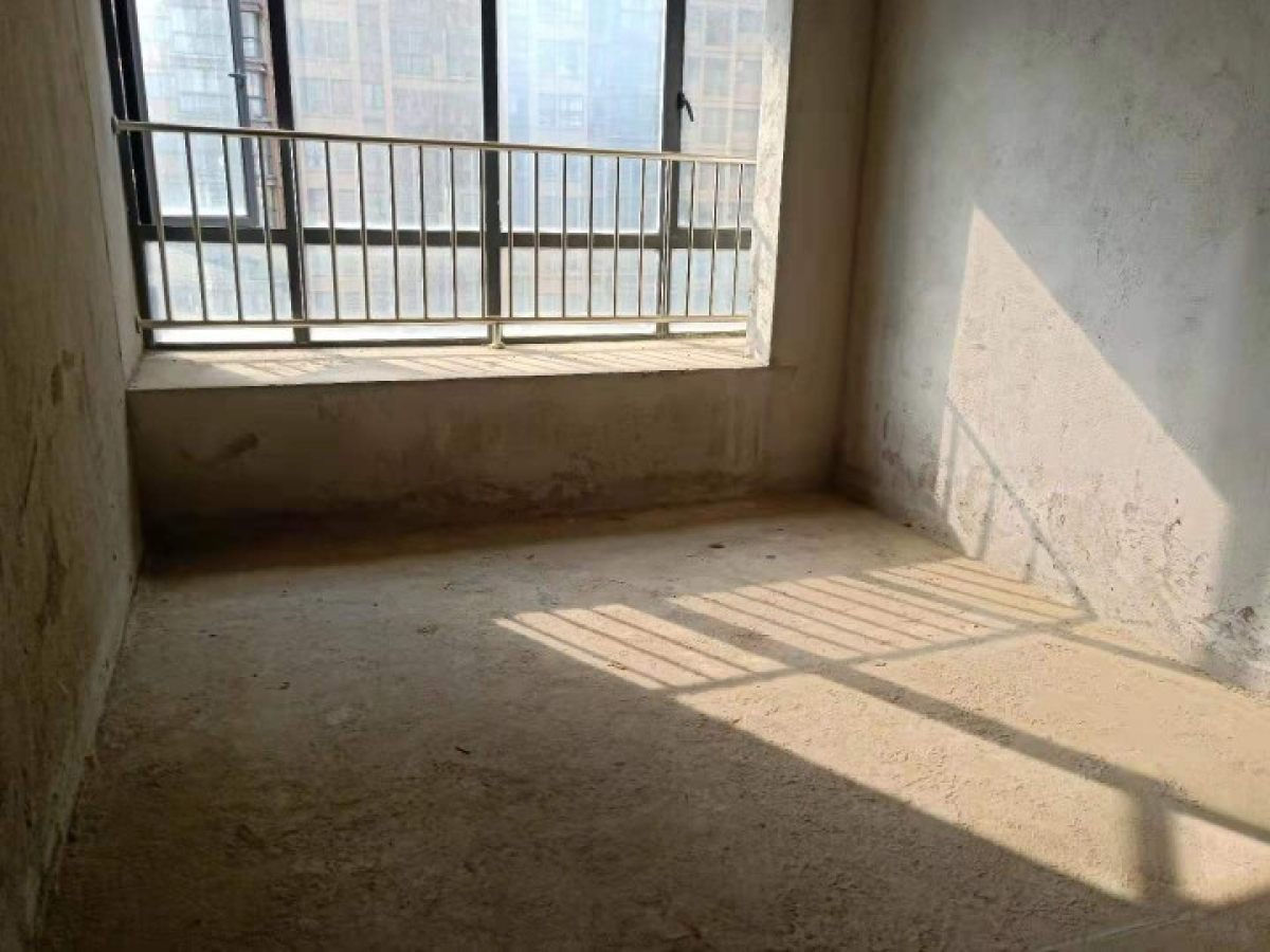 高铁片电梯房 好楼层 好户型 三室两厅 证件齐全 售5+万