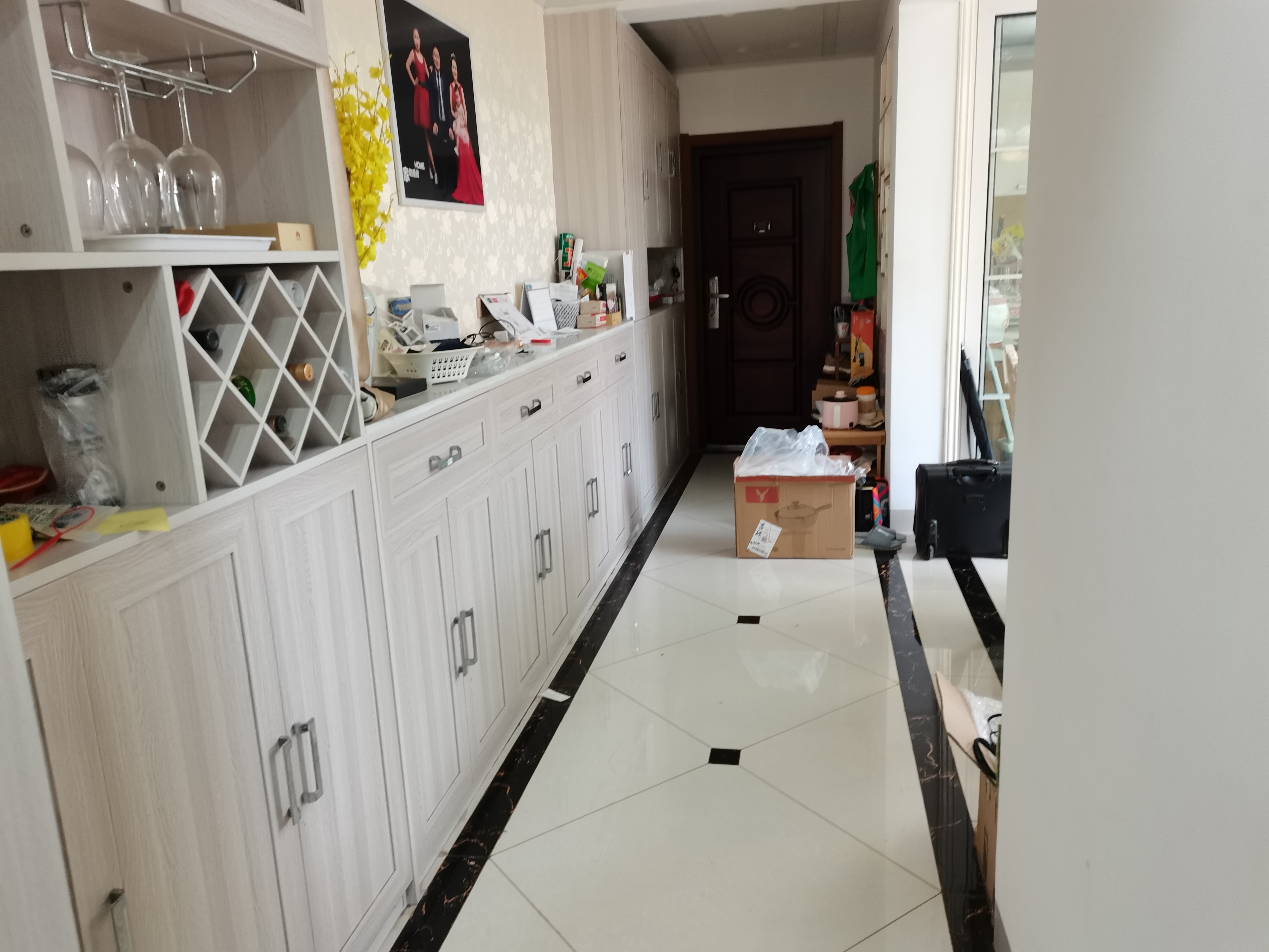 塞纳河畔好楼层南北通透三室两厅房子很新没怎么住全屋品牌家私家电证满二年售60+万