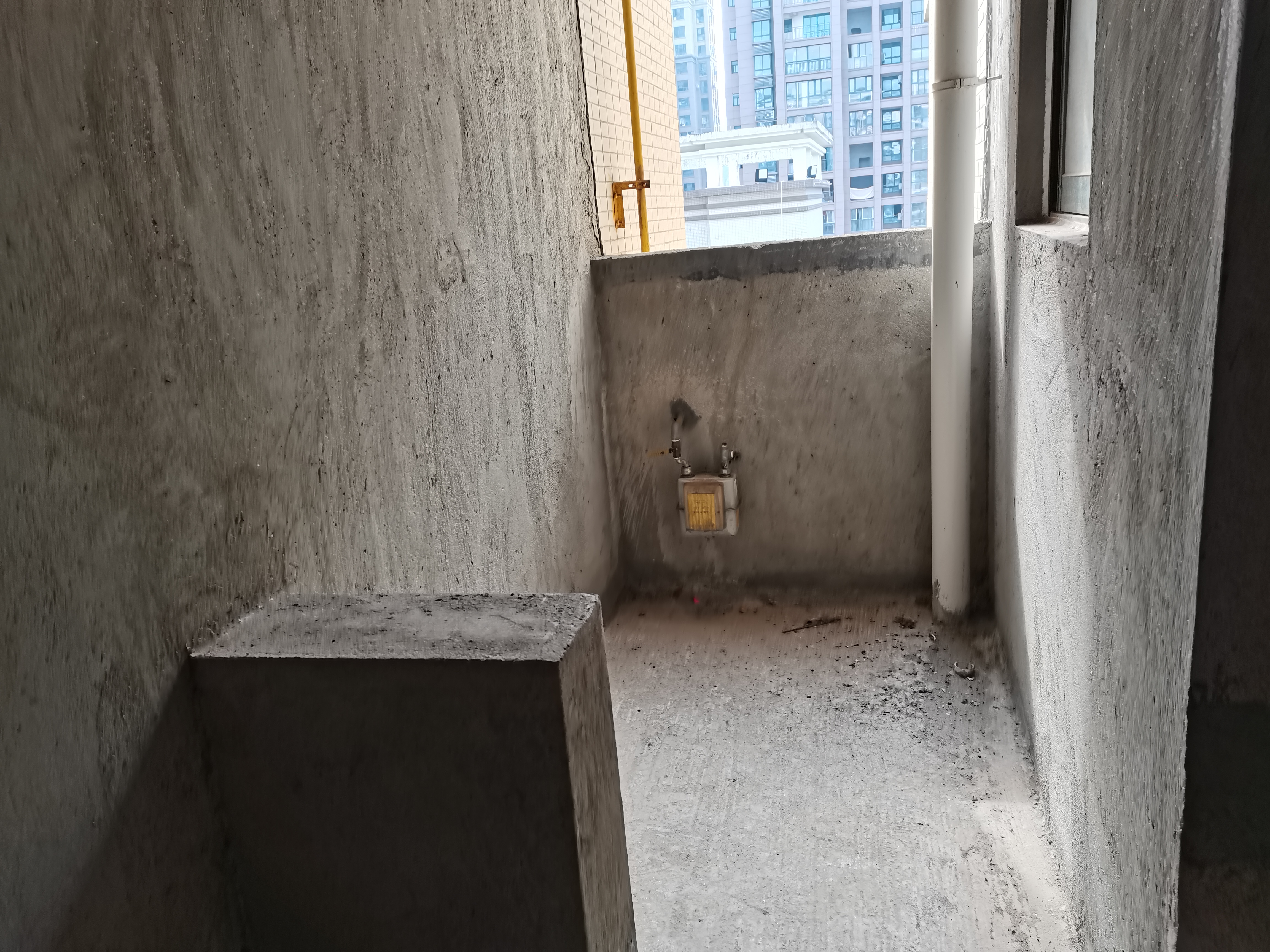 赤馬港 邊立嘉誠電梯房兩房兩廳過戶費低無遮擋 售43萬看房有鑰匙