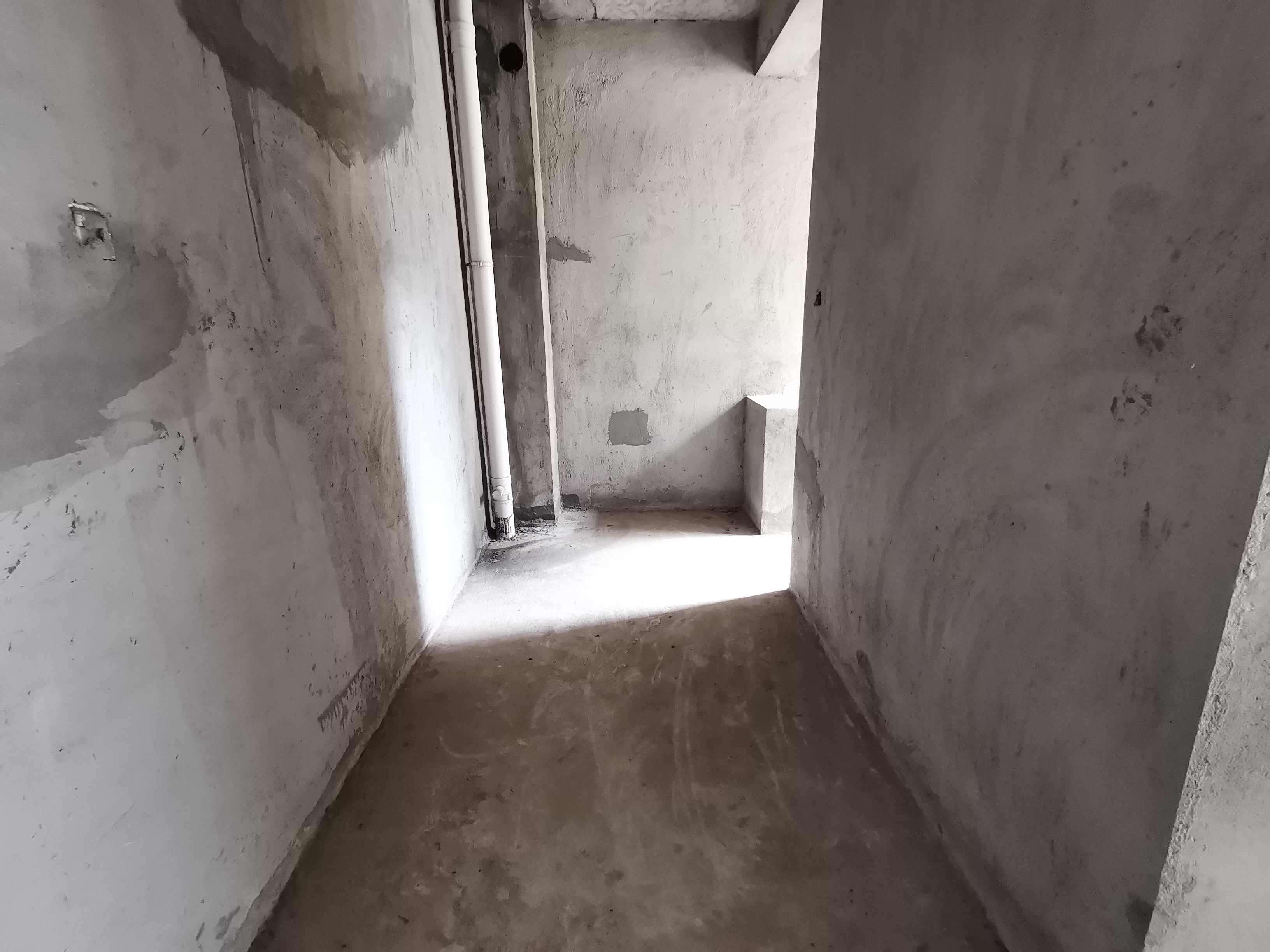 赤馬港 邊立嘉誠電梯房兩房兩廳過戶費低無遮擋 售43萬看房有鑰匙