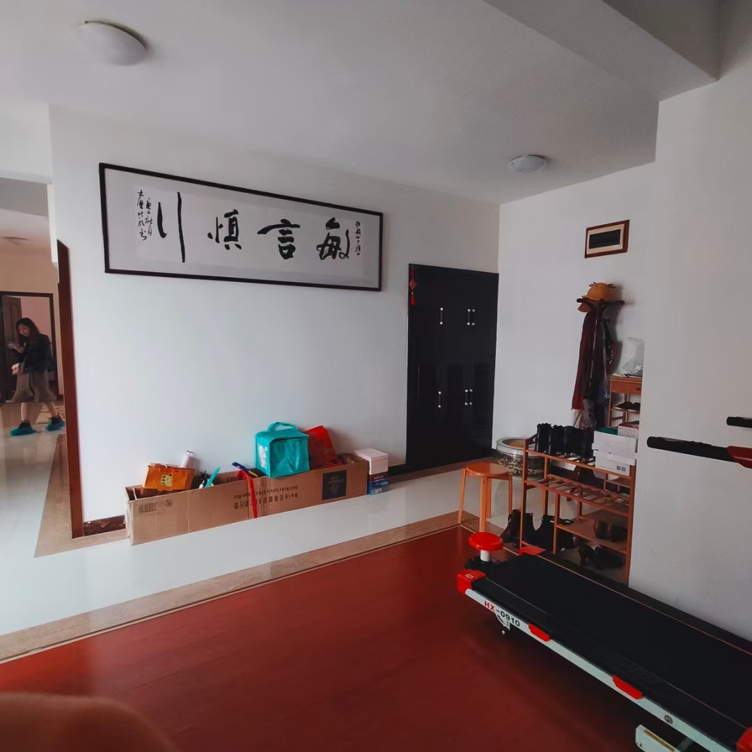 赤壁博园电梯中层，128平3房，可改4房，南北通透，60万，证件齐全！