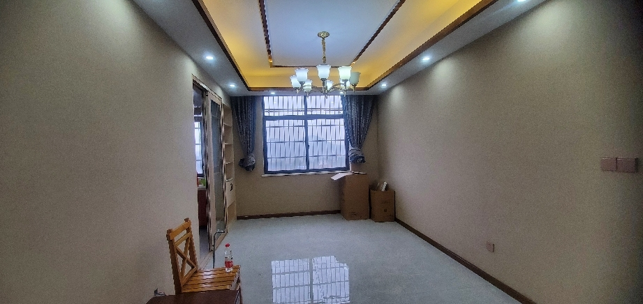 中医院附近145平电梯房！全新装修没住！只售30万！要的赶紧！