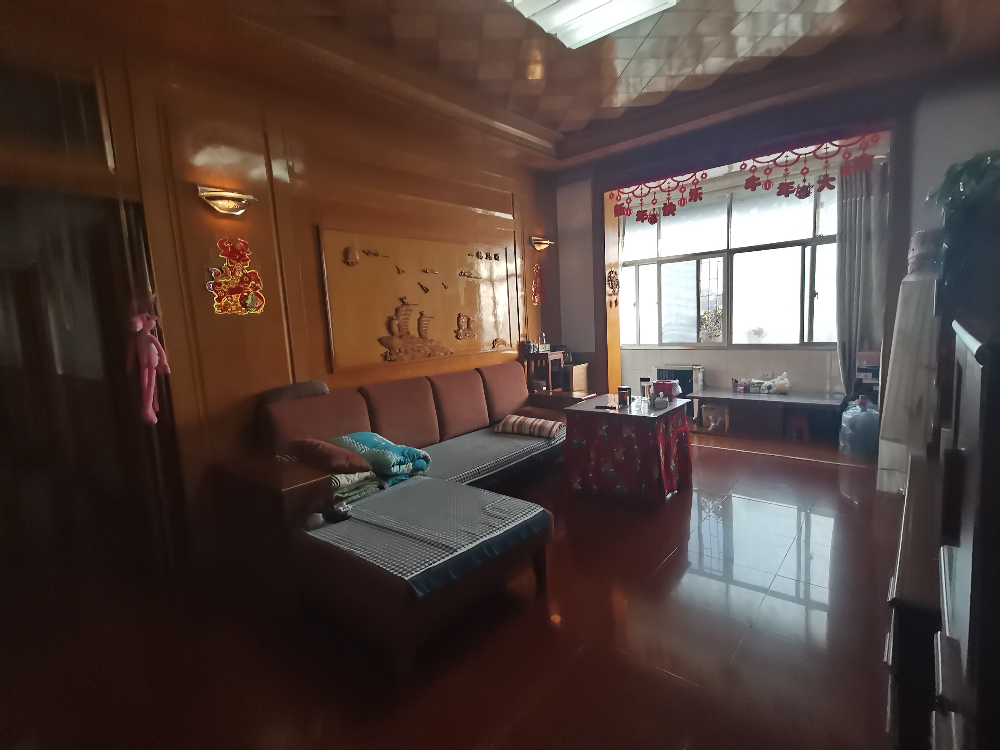 一小一中附近单位房三室两厅带朝南大阳台证件齐全送储藏室售50万