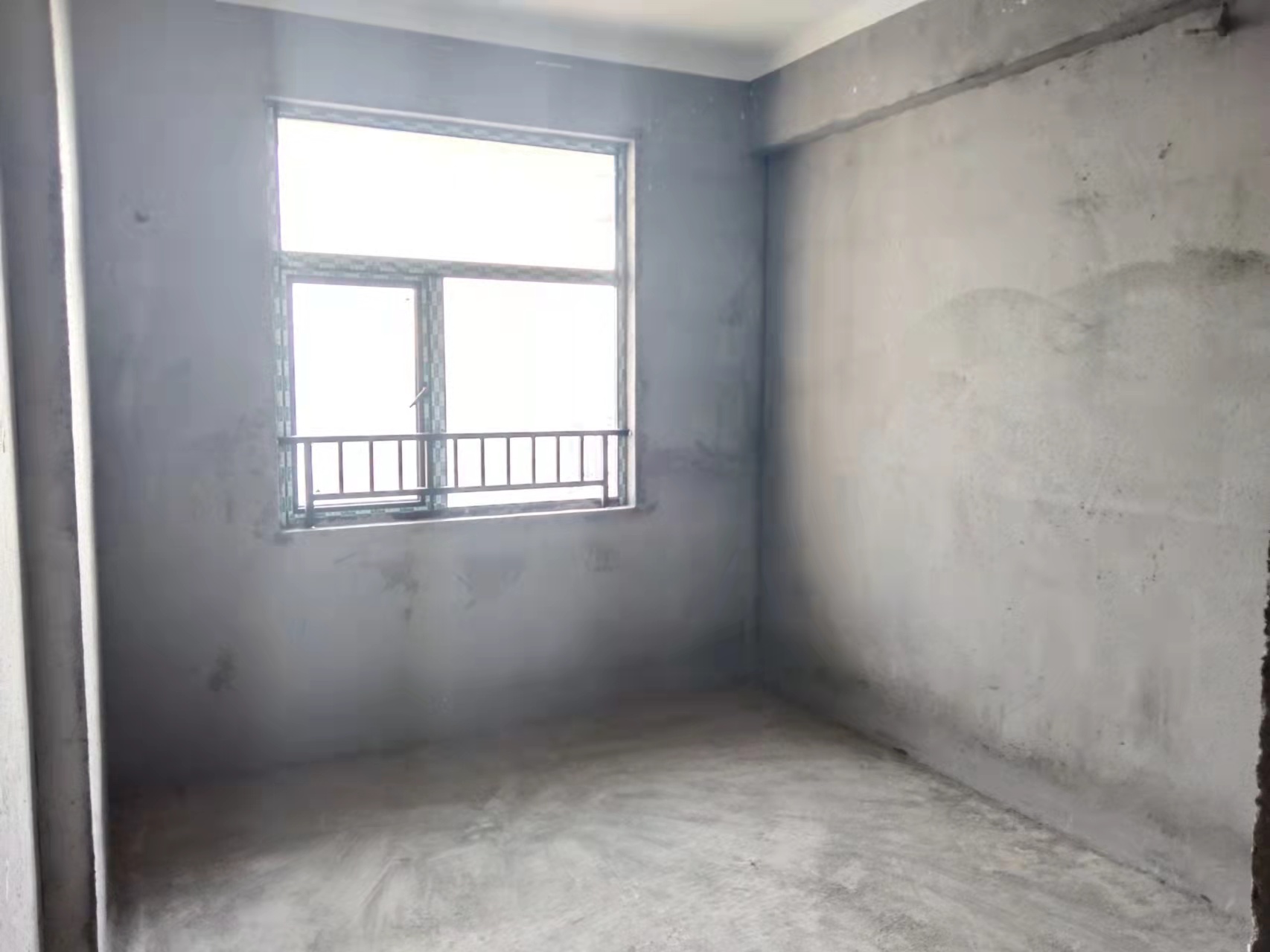 鹏城清华府专梯专户好楼层三房两卫，南北通透双阳台亏本卖58万，证件齐全