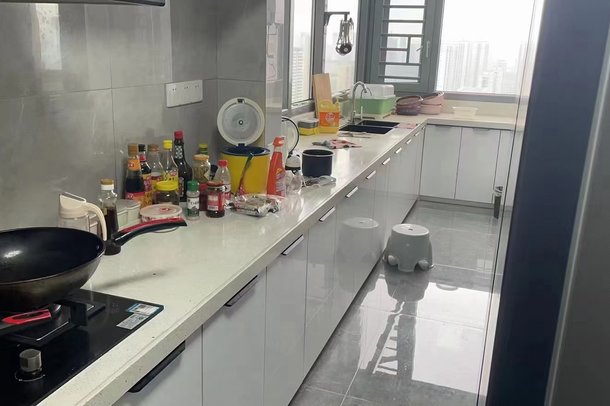 雍景新城全新装修好楼层三室两厅证件齐全售69万