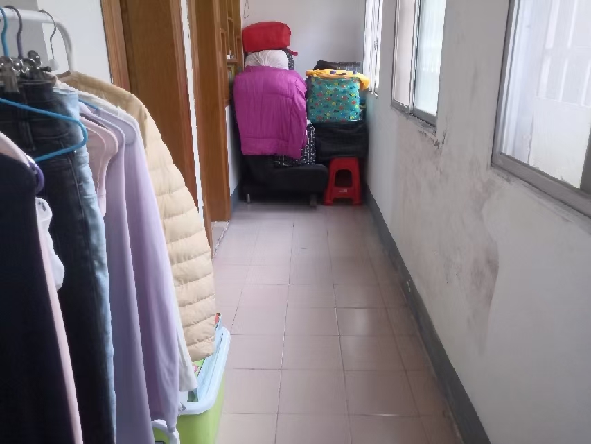 急售老城區(qū)單位房，養(yǎng)老的好地方，24萬，3+1戶型看房方便