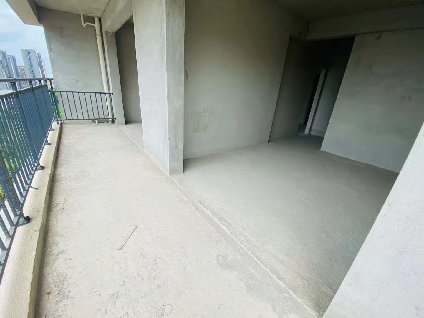 新区外国语附近单位房佳和园电梯房好楼层，证件齐全，60万