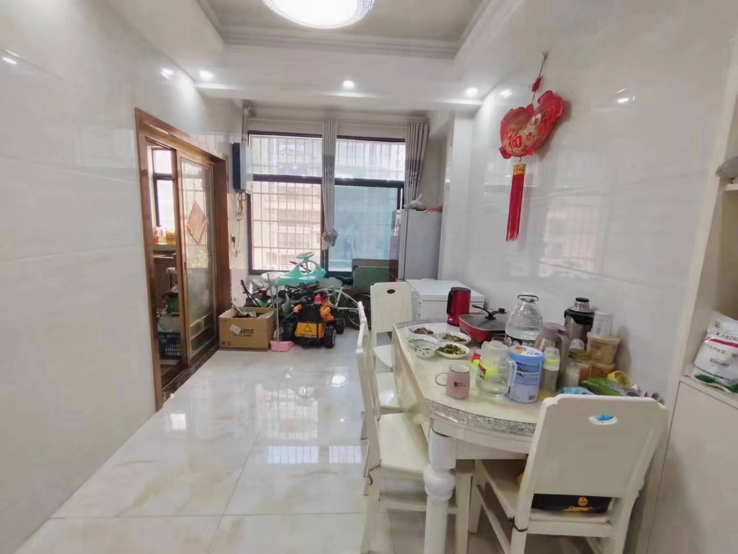 同城上都，小高层，126平，证满两年，报价63万，急卖，看中可以谈