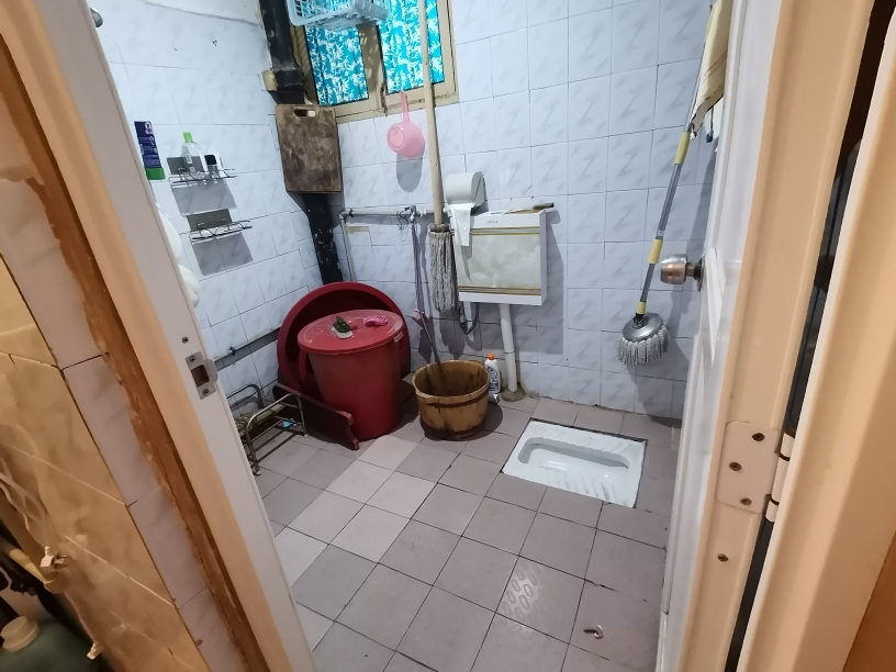 急售！降价5万！建材市场110平大两房证件齐全25万包过户