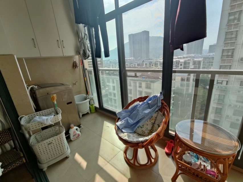 永邦电梯房好楼层119平三室两厅房子保养蛮好的看房方便售50+万