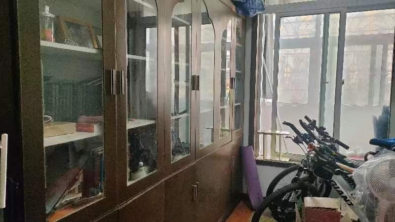 赤壁人民医院附近120平三房好楼层42万