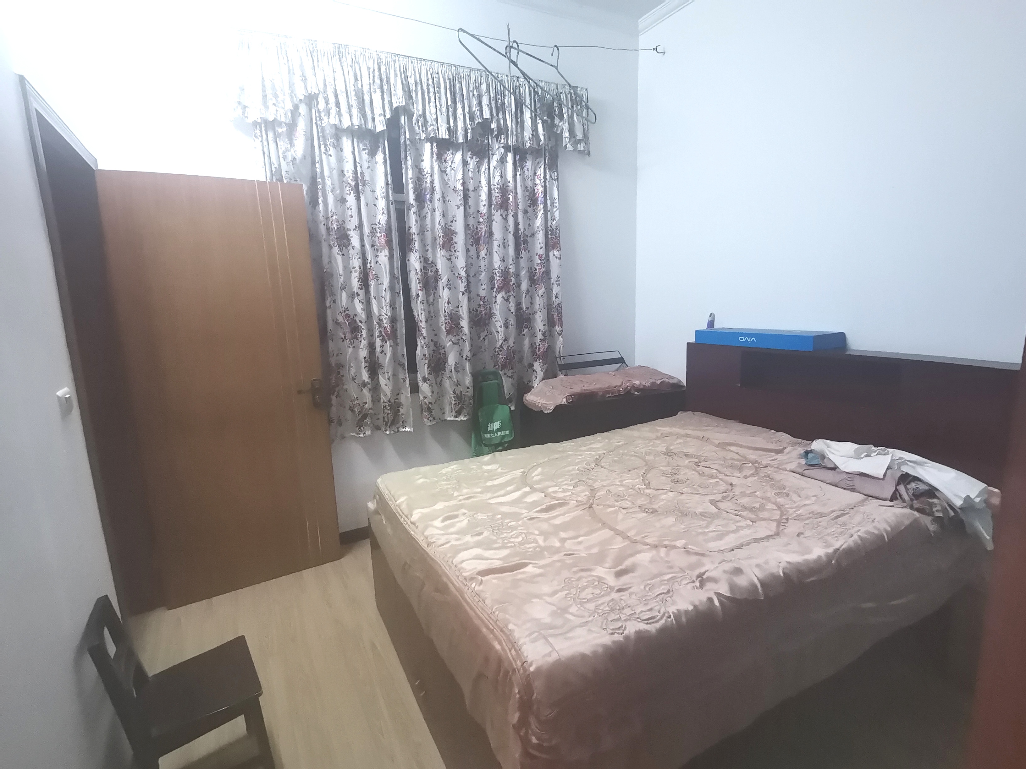 老區(qū)教委單位房好樓層三室兩廳售32萬