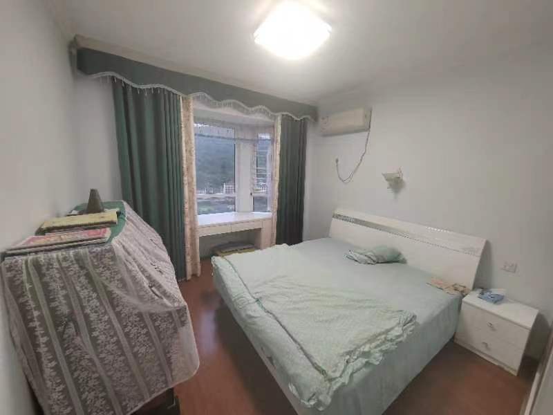 塞納河畔107平三房，帶全屋家電家私，報價56萬，過戶費低