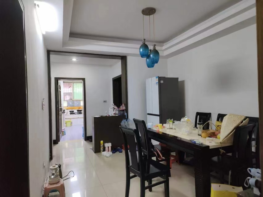 國貿(mào)一橋頭陸水灣11街，好樓層133平，報(bào)價(jià)30+萬萬