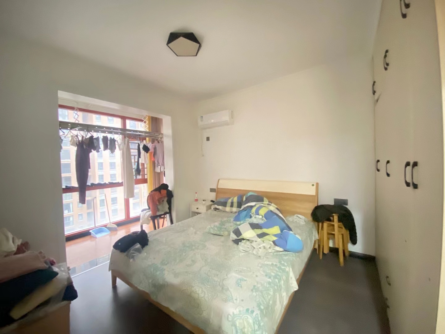 塞纳河畔，精装三房，中间楼层，证满二，全屋都是品牌，非常有质感