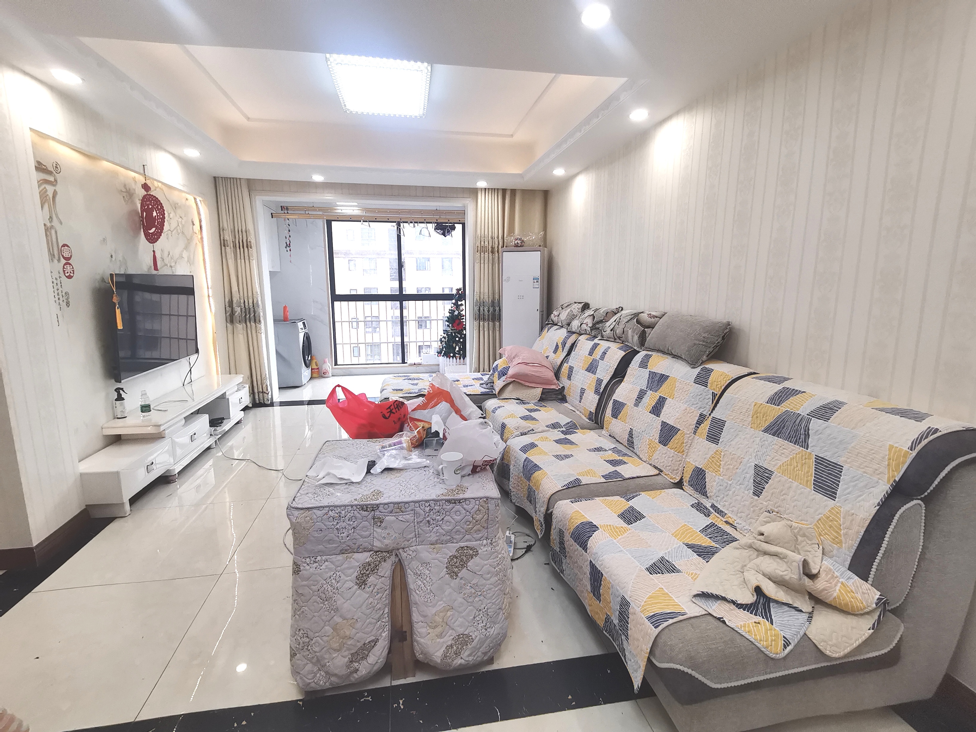 赤壁高鐵北站電梯中高層三室兩衛(wèi)拎包入住售50+萬看房電話15827916568