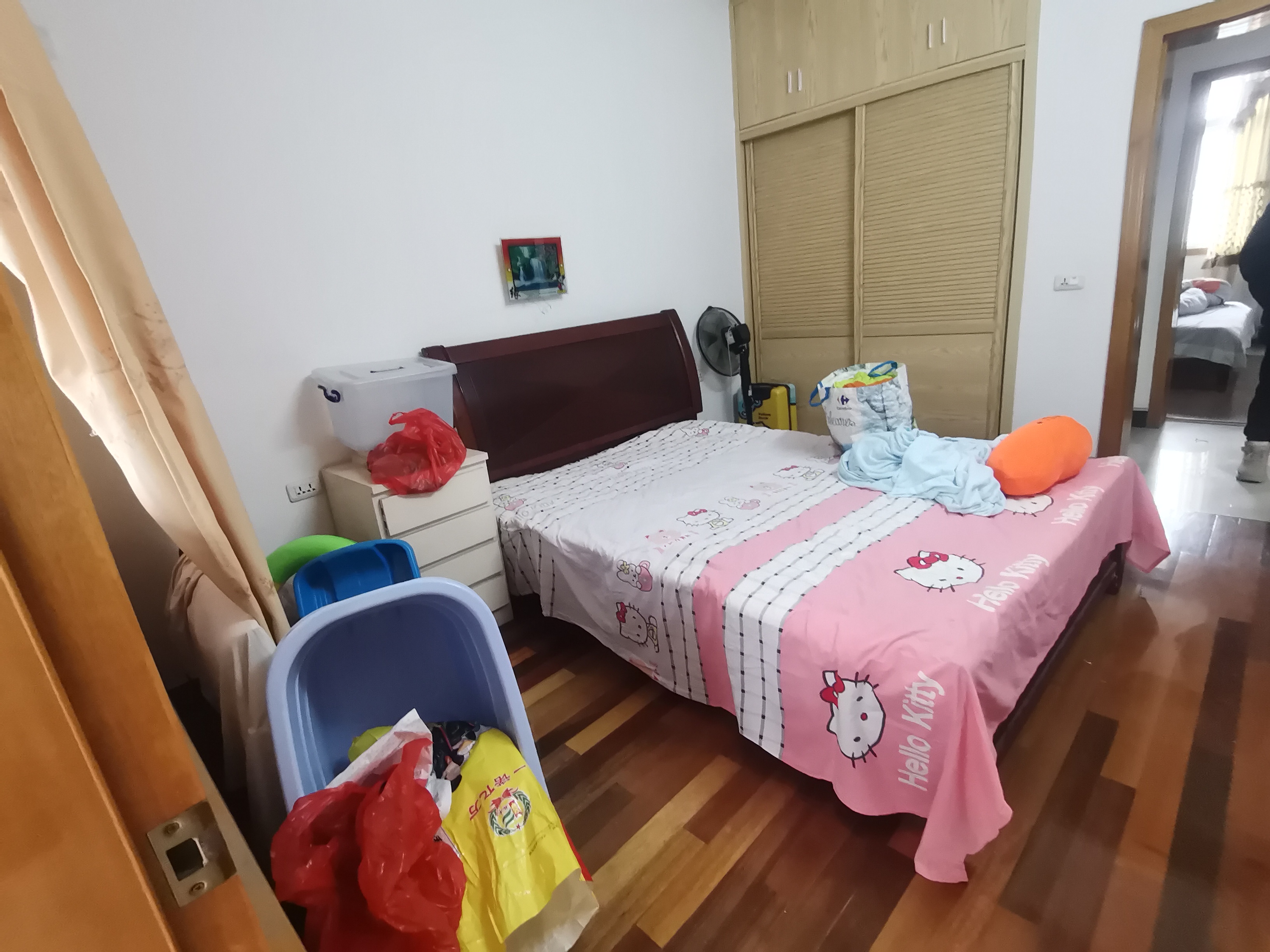 赤壁老区同济医院附近单位小区三室两厅证件齐全售40+万看房提前约​