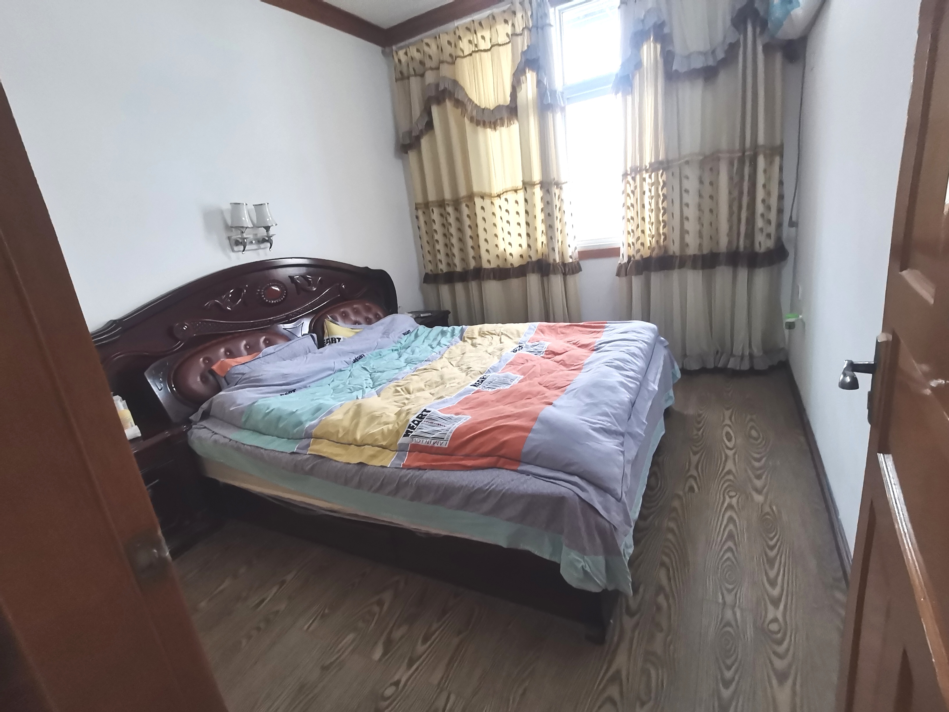 赤壁老区同济医院附近单位小区三室两厅证件齐全售40+万看房提前约​