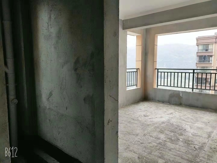 赤壁鵬成新都匯電梯四房看房電話15827916568