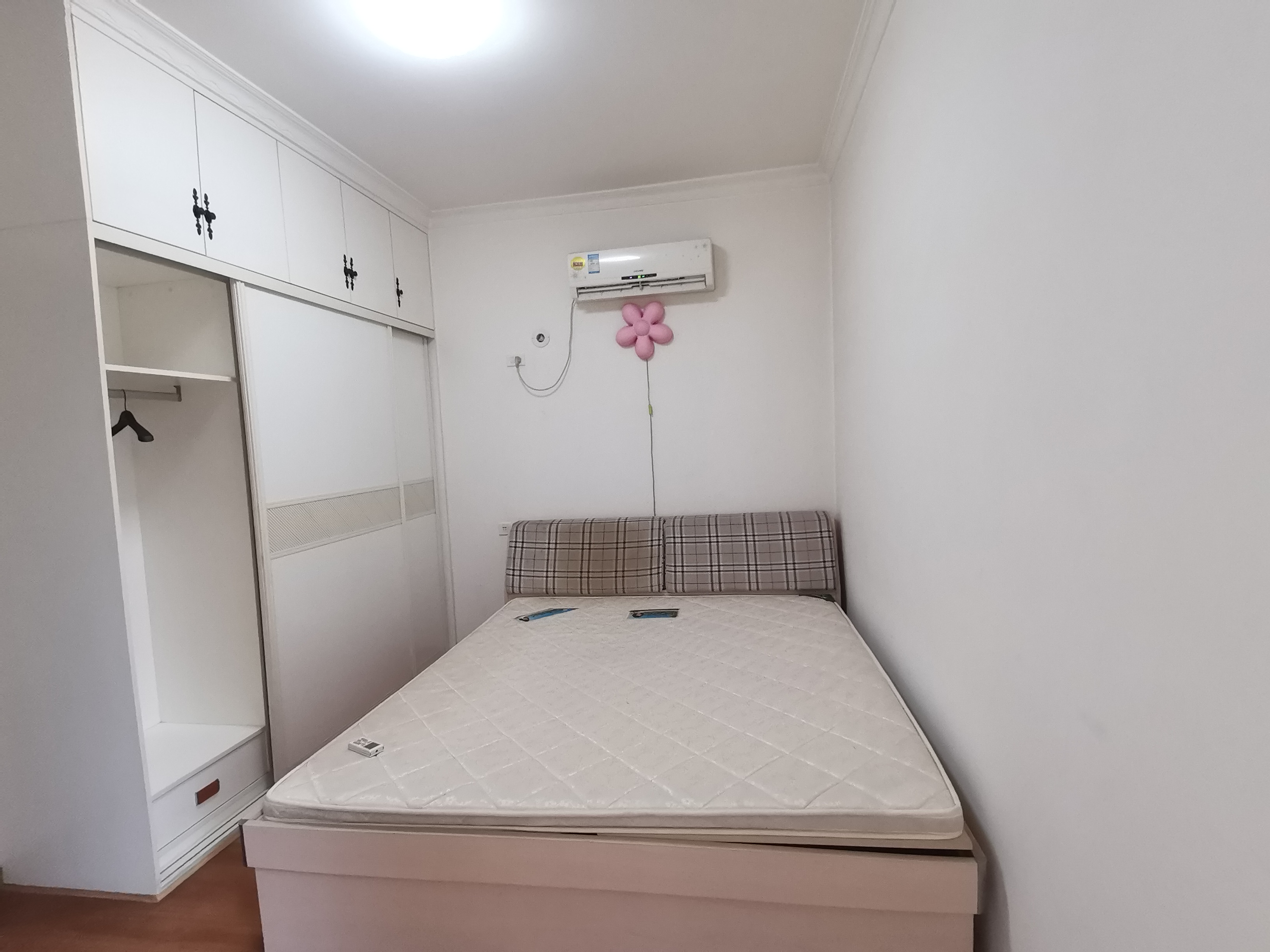 赤壁高鐵北站，86平電梯兩房，售30+萬(wàn)看房電話(huà)15827916568