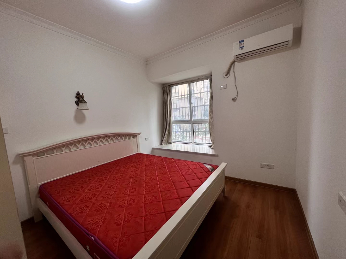 赤壁高鐵北站，86平電梯兩房，售30+萬(wàn)看房電話(huà)15827916568