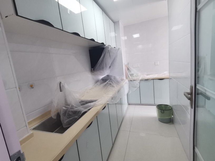 东洲片电梯三房中高楼层九成新拎包入住售40+万