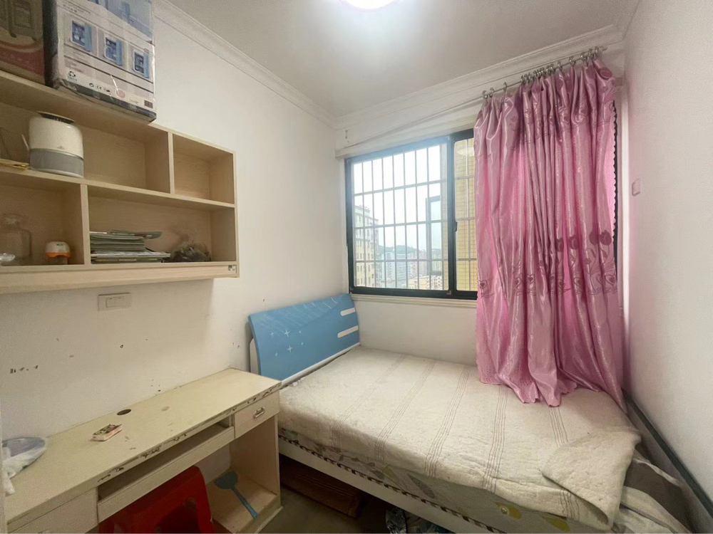 赤馬港立嘉誠小區(qū)電梯好樓層三室兩廳兩衛(wèi)拎包入住45萬