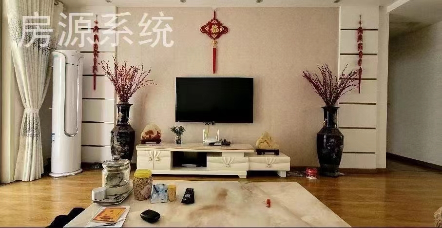 赤壁网红桥边永邦二楼128平三房！房子保养很好！拎包入住即可！