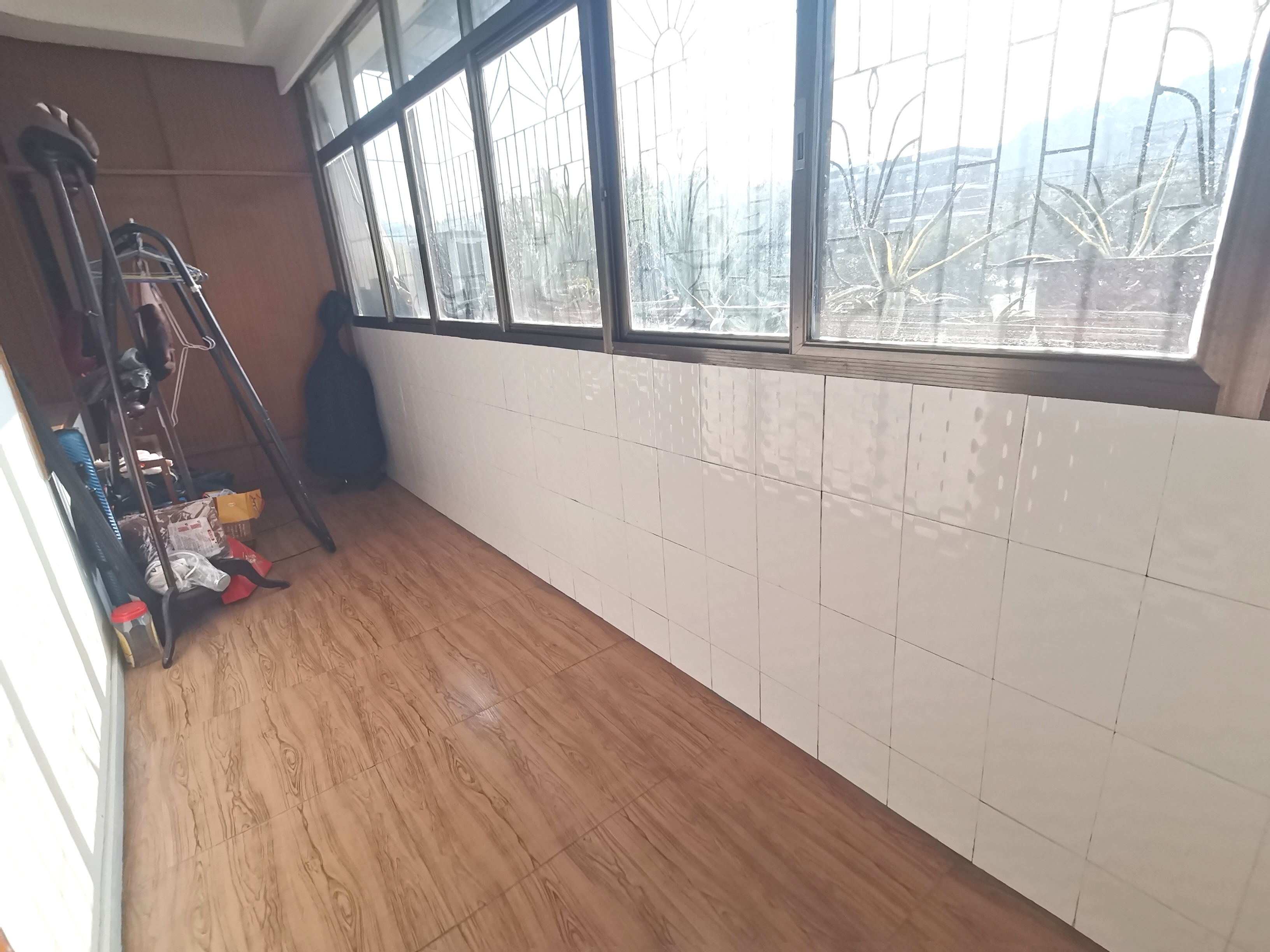 城北花园五晓门口的房子·2楼大户型·全天阳光超好·售40+万带精装朝南储藏间