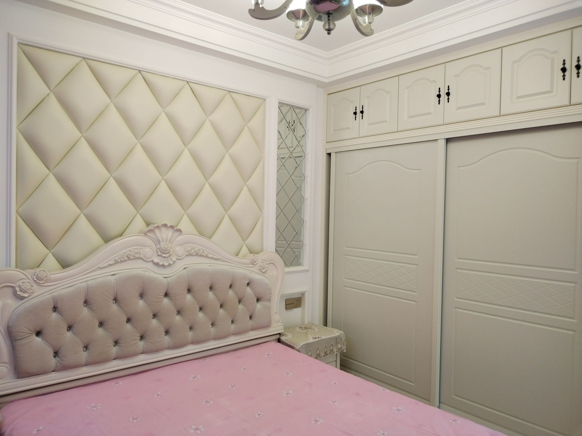 塞纳河畔·精装修三居室·诚意出租1500/月