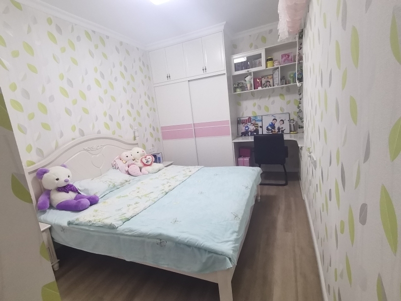 塞納河畔九成新精裝三房電梯中層拎包入住看房聯(lián)系15827916568