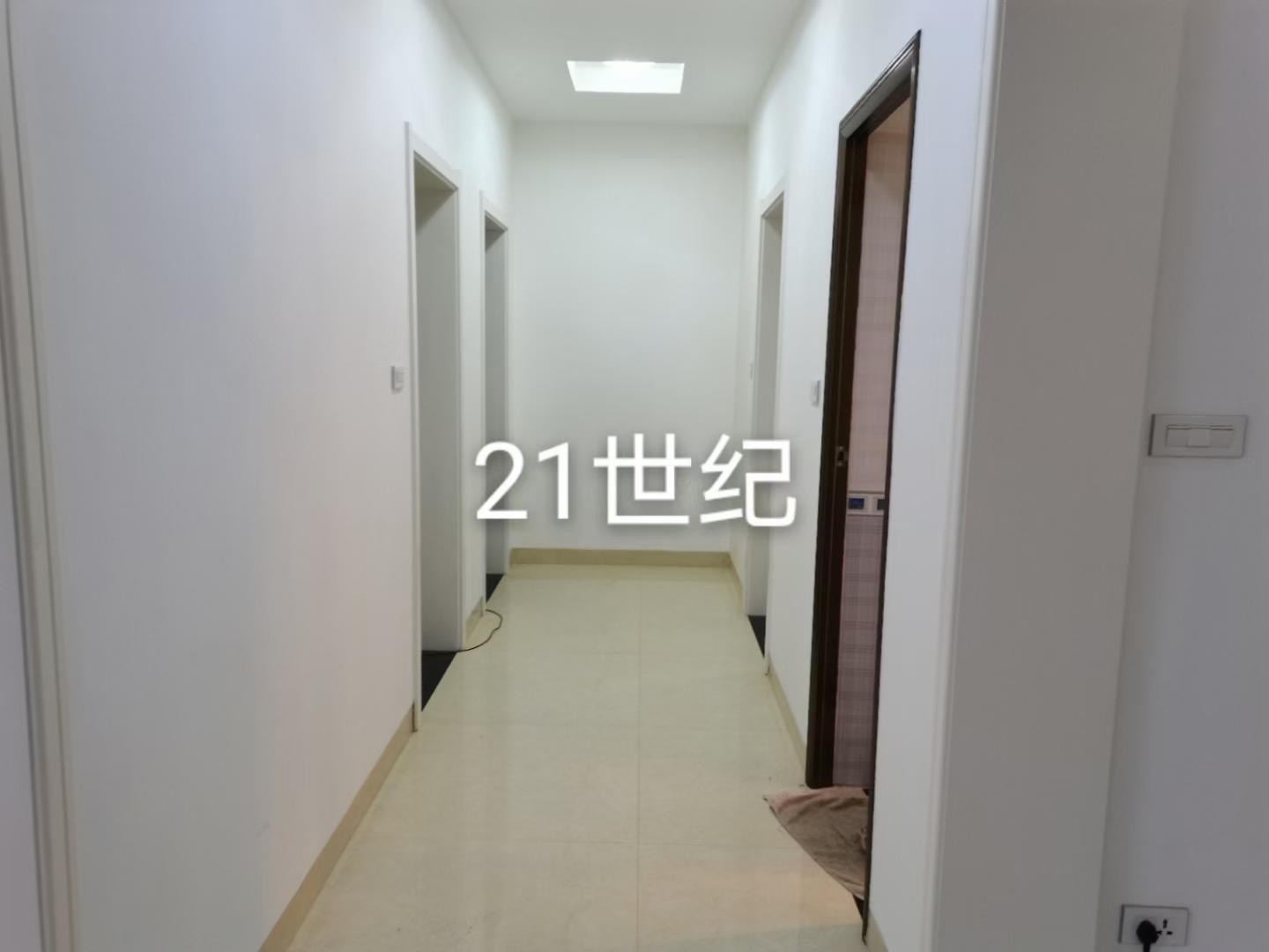 公安小区143平米步梯高层拎包入住另送23平米储藏室三室两厅两卫两阳台南北通透证在手