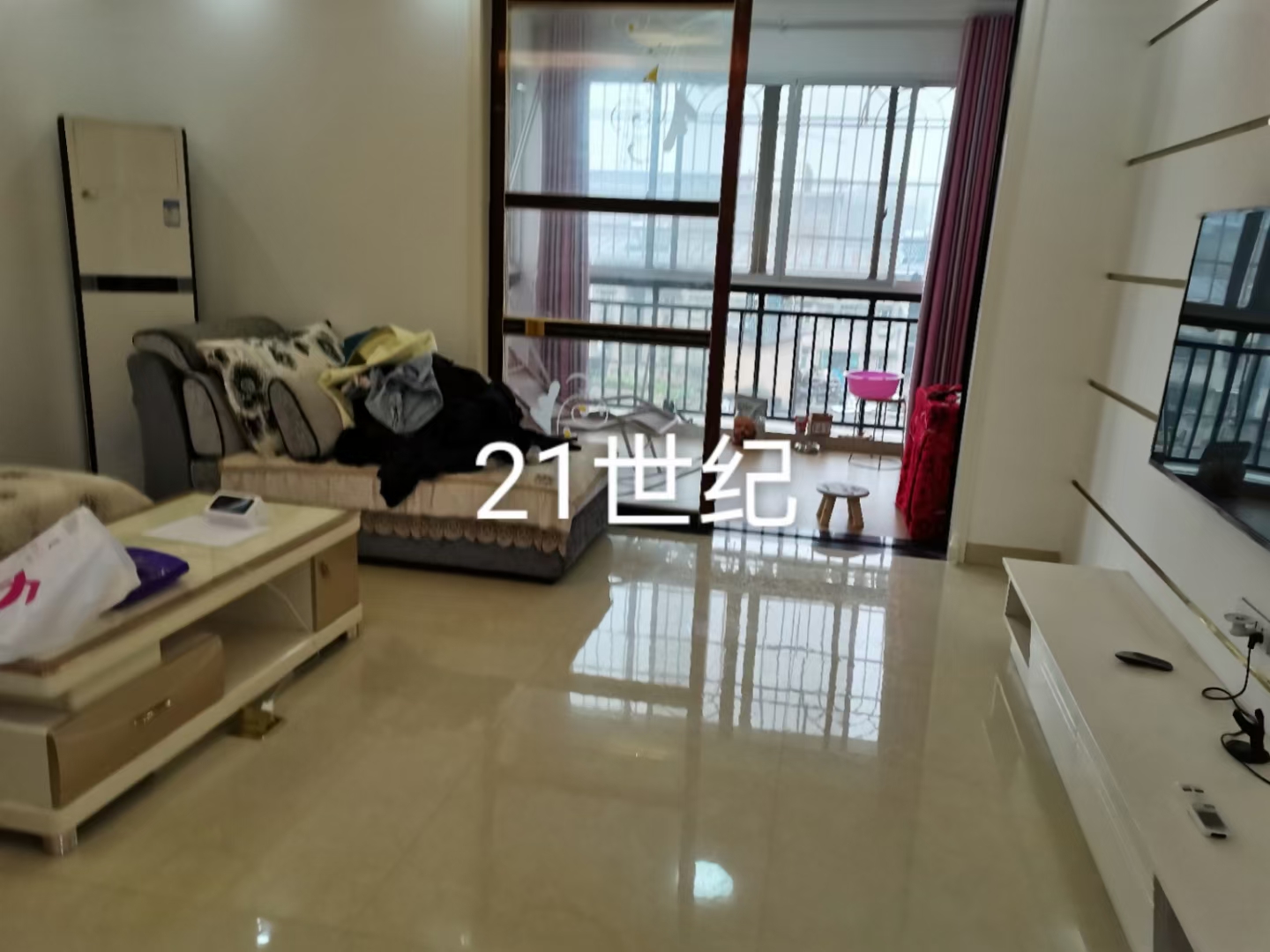公安小区143平米步梯高层拎包入住另送23平米储藏室三室两厅两卫两阳台南北通透证在手