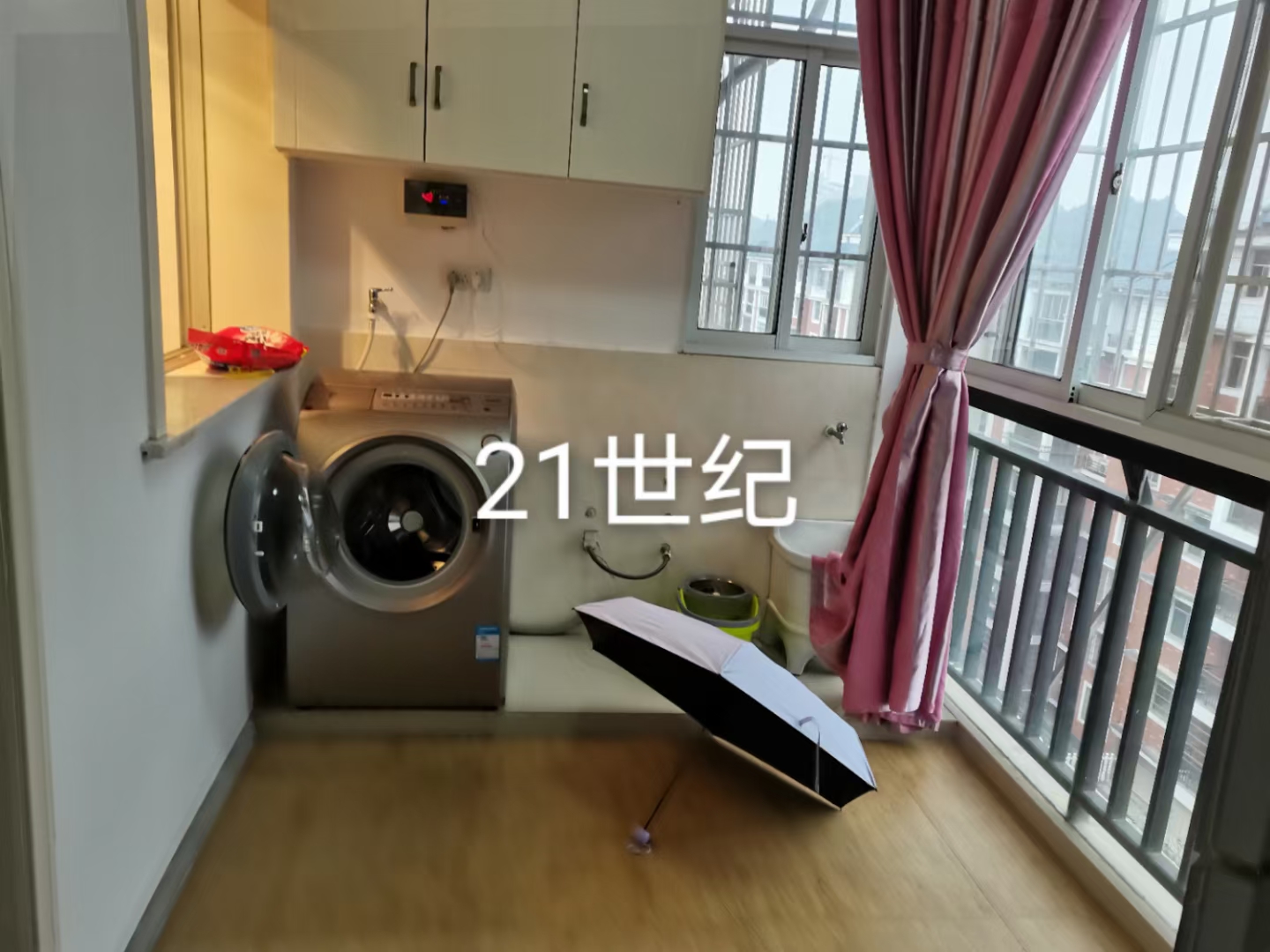 公安小区143平米步梯高层拎包入住另送23平米储藏室三室两厅两卫两阳台南北通透证在手