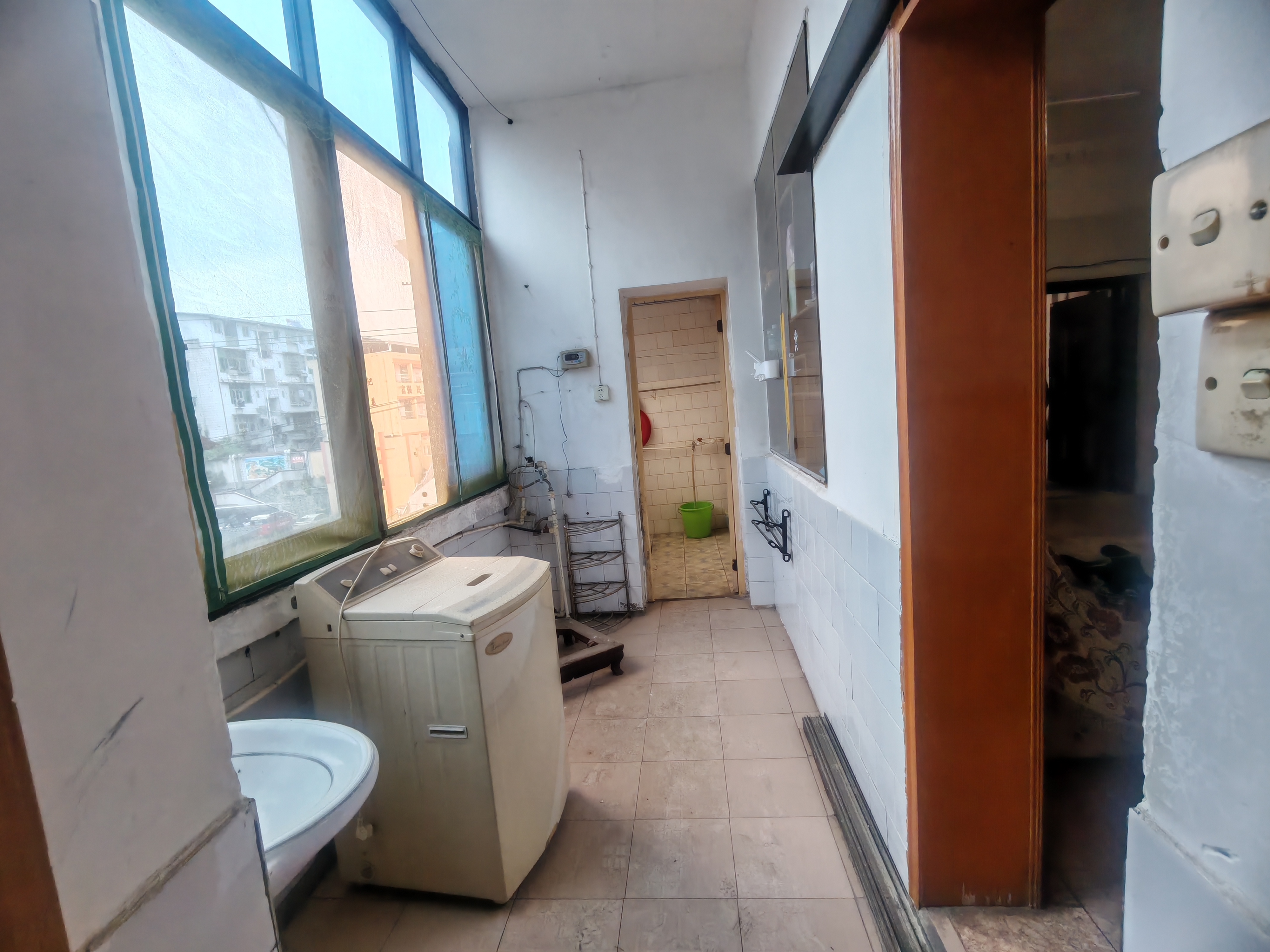 赤壁老城区南街二小对面南街邮政小区三楼看房有钥匙