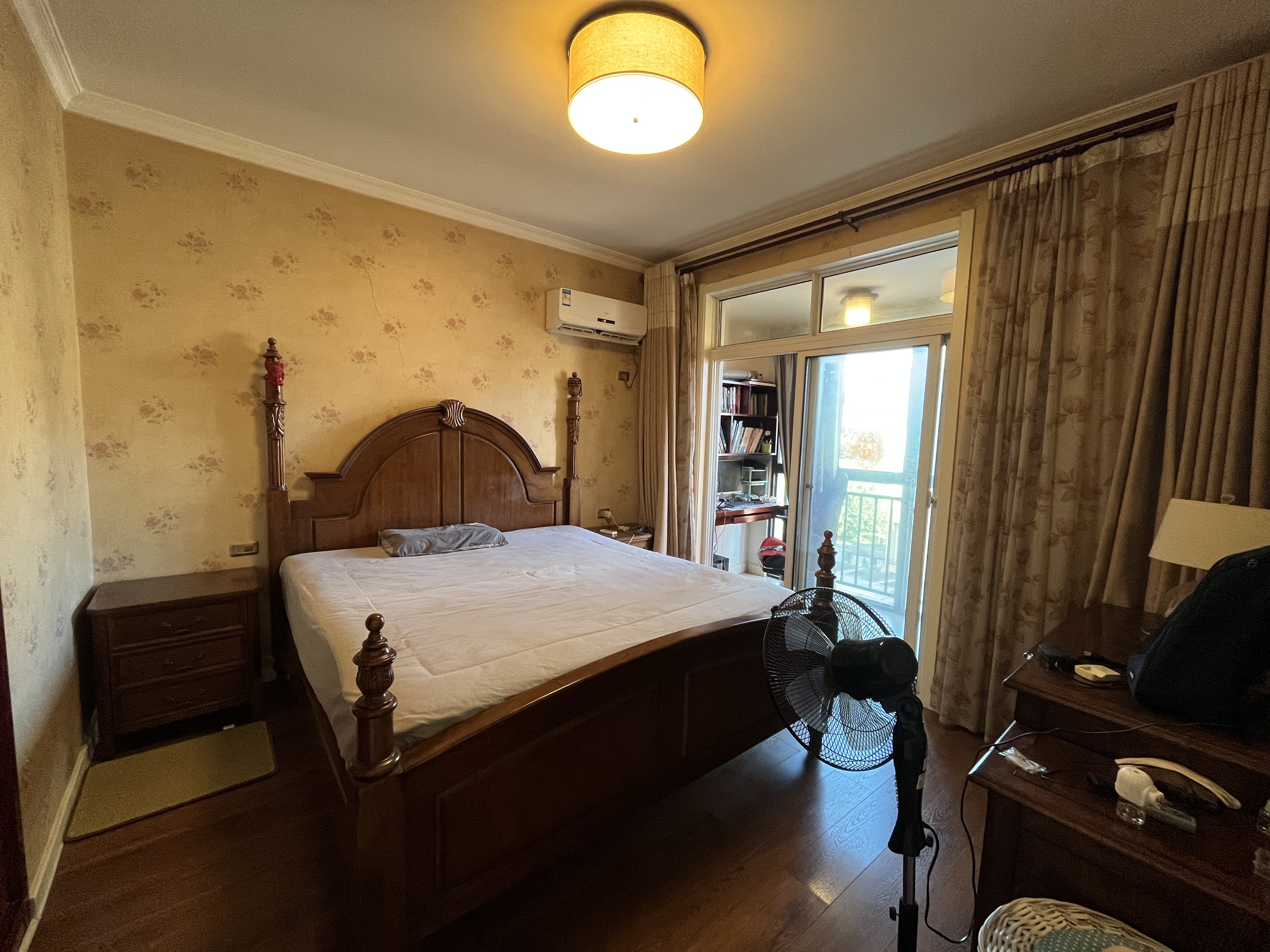 塞納河畔精致洋房贈(zèng)送全屋實(shí)木家具雙露臺(tái)89平三室贈(zèng)送面積多拎包入住