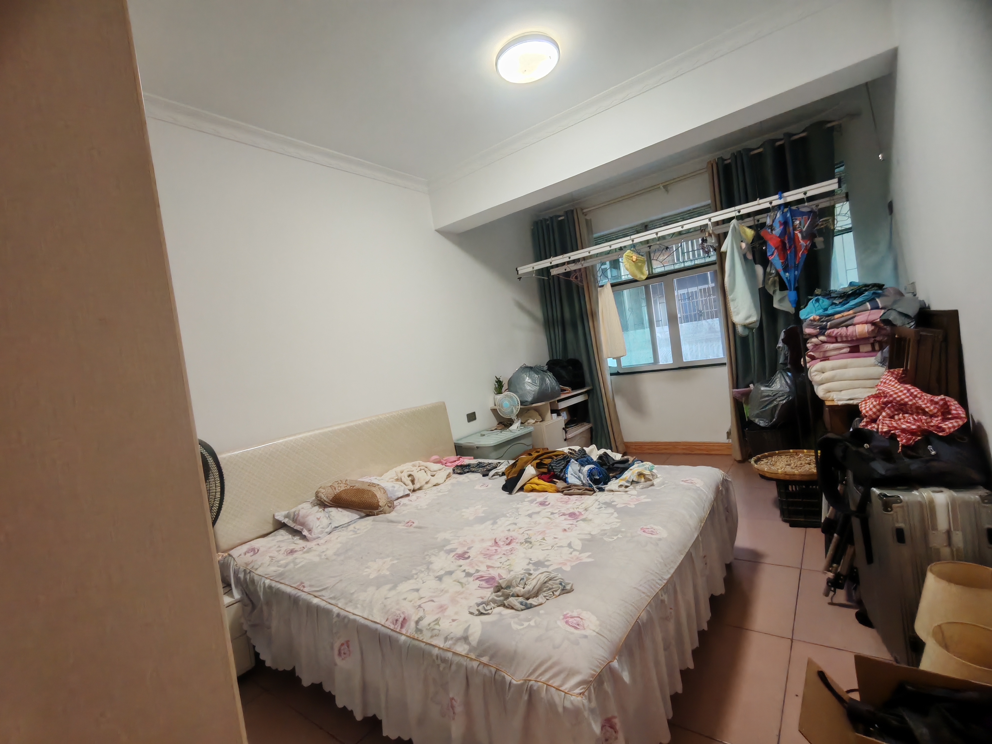 西湖國際旁邊步梯三樓85平兩室證在手拎包入住售21.8萬