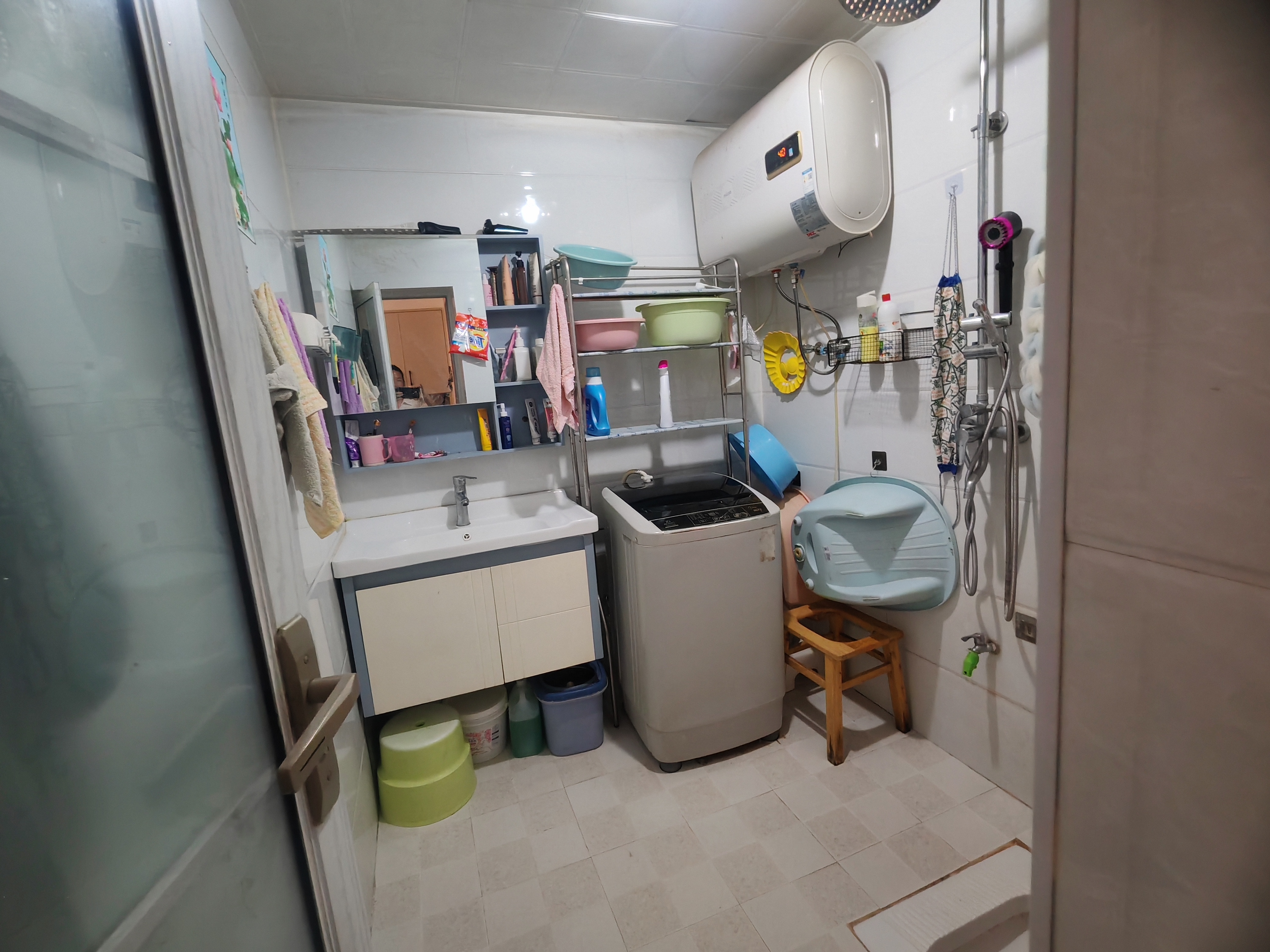 西湖國際旁邊步梯三樓85平兩室證在手拎包入住售21.8萬