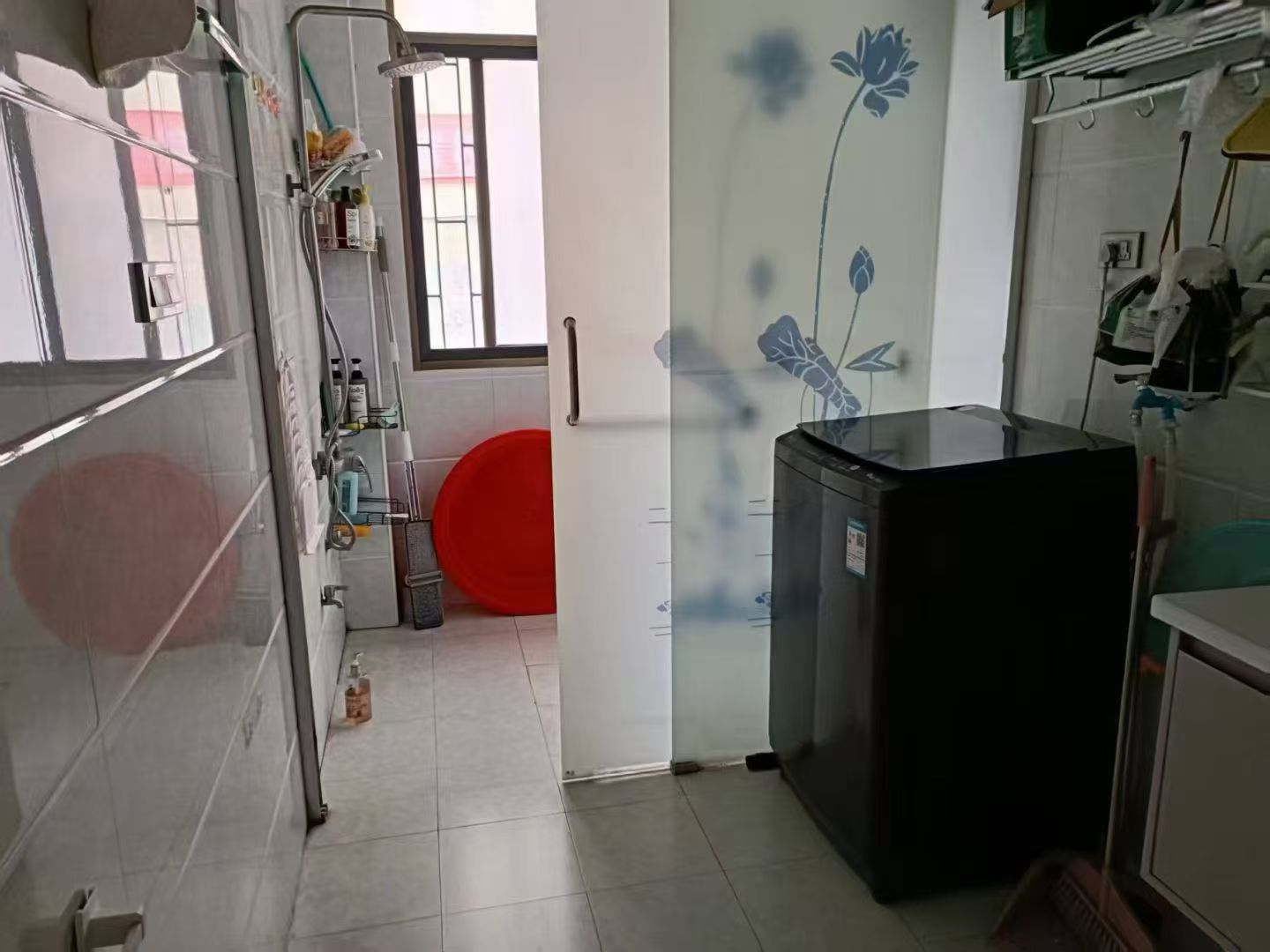 清泉附近一楼，精装修三房，卖20万，看房电话18307150819