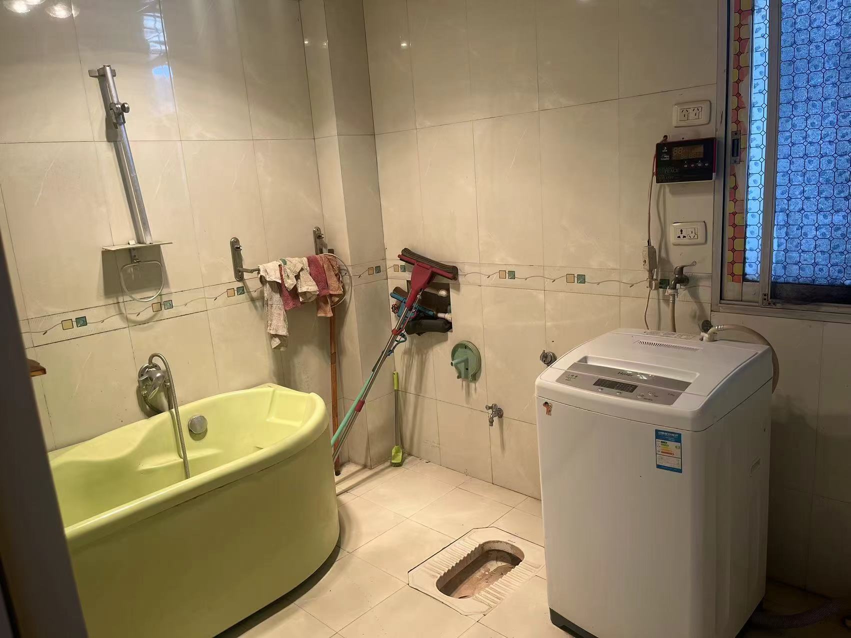 金三角，三室两厅，126平，租500一个月，看房方便，看房电话18307150819